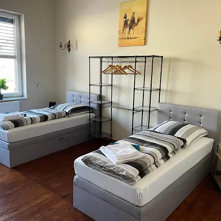 Dz - Mit Klimaanlage, Whirlpool Und Freiem Wlan - Ruhige, Zentrale Lage In *