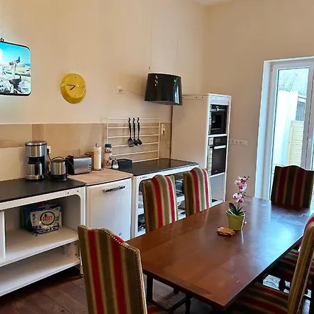 Dz - Mit Klimaanlage, Whirlpool Und Freiem Wlan - Ruhige, Zentrale Lage In